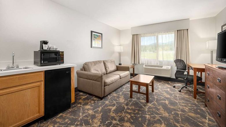 <b>La Quinta Inn & Suites Grants Pass Suite</b>. Images powered by <a href="https://iceportal.shijigroup.com/" title="IcePortal" target="_blank">IcePortal</a>.