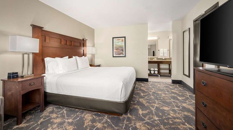 <b>La Quinta Inn & Suites Grants Pass Suite</b>. Images powered by <a href="https://iceportal.shijigroup.com/" title="IcePortal" target="_blank">IcePortal</a>.