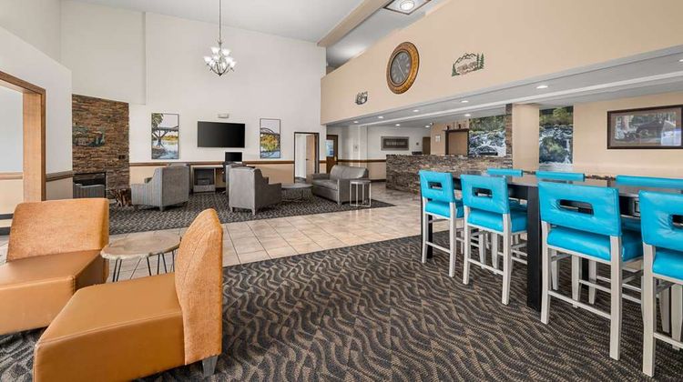 La Quinta Inn & Suites Grants Pass Lobby