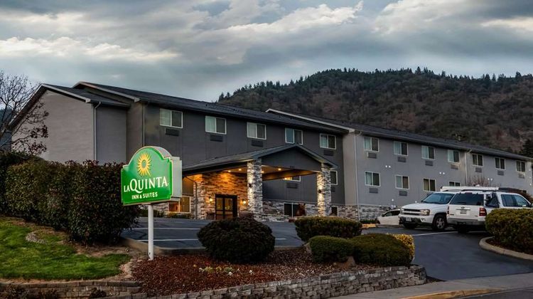 La Quinta Inn & Suites Grants Pass Exterior