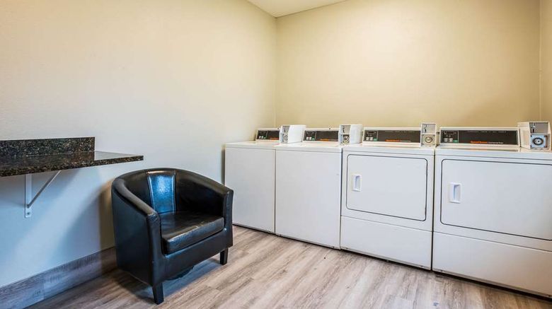 <b>La Quinta Inn & Suites Newport Other</b>. Images powered by <a href="https://iceportal.shijigroup.com/" title="IcePortal" target="_blank">IcePortal</a>.