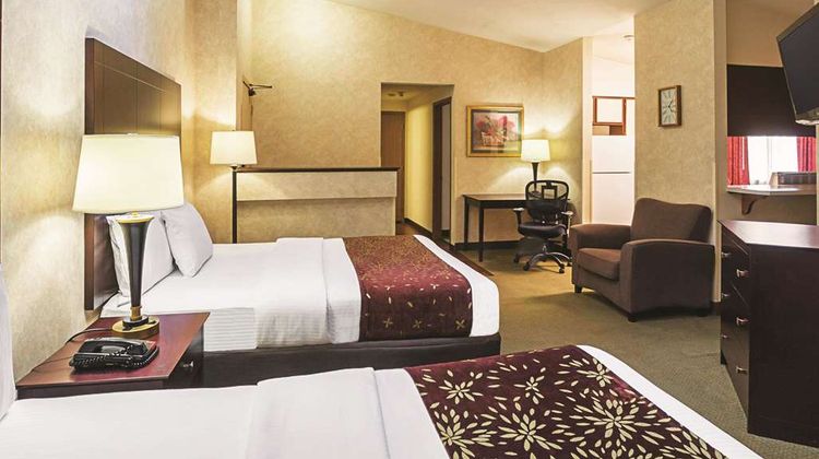 La Quinta Inn & Suites Woodburn Suite