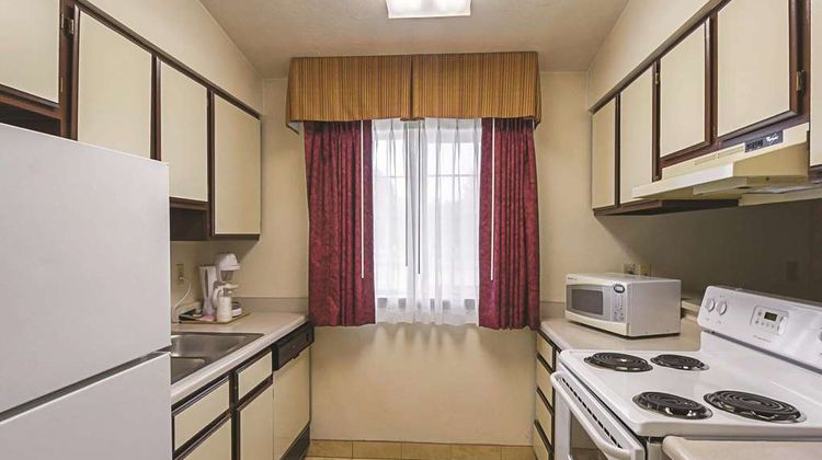 La Quinta Inn & Suites Woodburn Suite