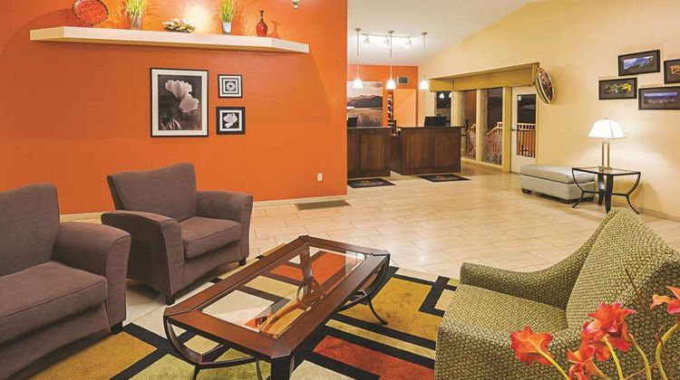 La Quinta Inn & Suites Woodburn Lobby