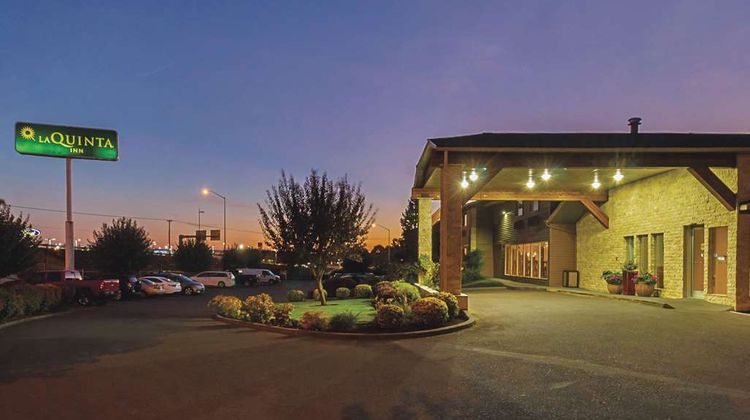La Quinta Inn & Suites Woodburn Exterior