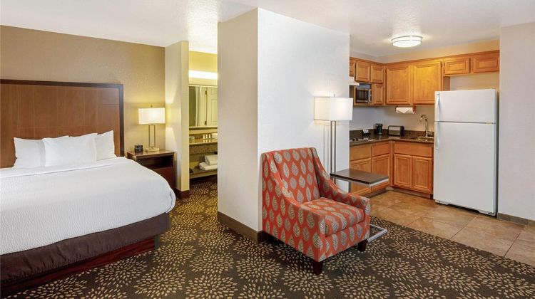 La Quinta Inn & Stes Las Vegas Red Rock Suite