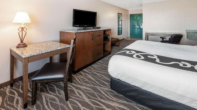 La Quinta Inn & Stes Belgrade Room