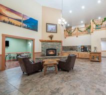 La Quinta Inn & Stes Belgrade Lobby
