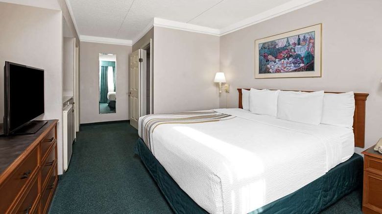 <b>La Quinta Inn El Paso East Lomaland Suite</b>. Images powered by <a href="https://iceportal.shijigroup.com/" title="IcePortal" target="_blank">IcePortal</a>.