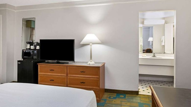 <b>La Quinta Inn El Paso East Lomaland Room</b>. Images powered by <a href="https://iceportal.shijigroup.com/" title="IcePortal" target="_blank">IcePortal</a>.