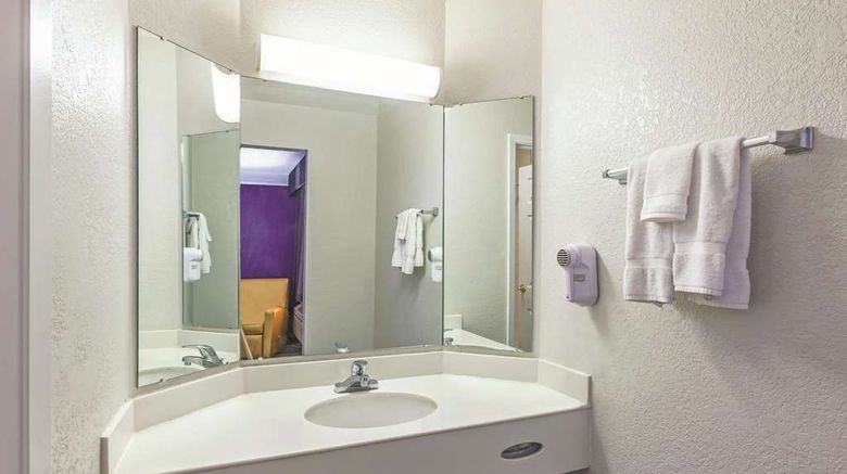 <b>La Quinta Inn Midland Suite</b>. Images powered by <a href="https://iceportal.shijigroup.com/" title="IcePortal" target="_blank">IcePortal</a>.
