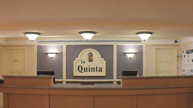 La Quinta Inn Tyler Lobby