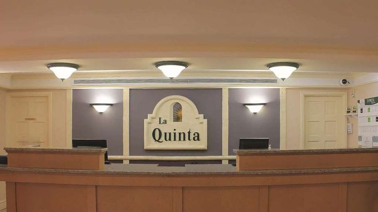 <b>La Quinta Inn Tyler Lobby</b>. Images powered by <a href="https://iceportal.shijigroup.com/" title="IcePortal" target="_blank">IcePortal</a>.
