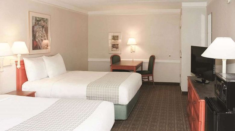 <b>La Quinta Inn Tyler Room</b>. Images powered by <a href="https://iceportal.shijigroup.com/" title="IcePortal" target="_blank">IcePortal</a>.