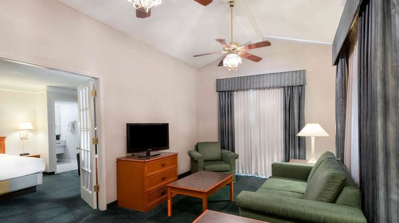 <b>La Quinta Inn Farmington Suite</b>. Images powered by <a href="https://iceportal.shijigroup.com/" title="IcePortal" target="_blank">IcePortal</a>.