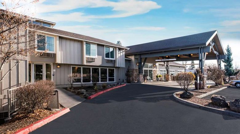 <b>La Quinta Inn Bend Exterior</b>. Images powered by <a href="https://iceportal.shijigroup.com/" title="IcePortal" target="_blank">IcePortal</a>.
