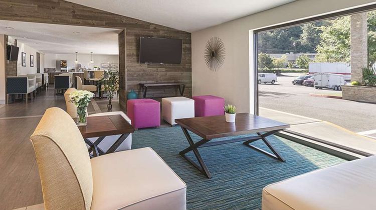 La Quinta Inn & Suites Portland NW Lobby