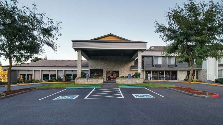 La Quinta Inn & Suites Portland NW Exterior