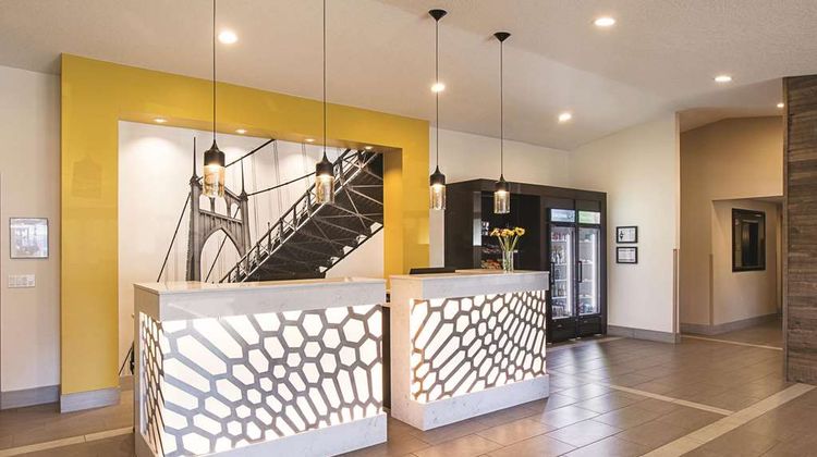 La Quinta Inn & Suites Portland NW Lobby