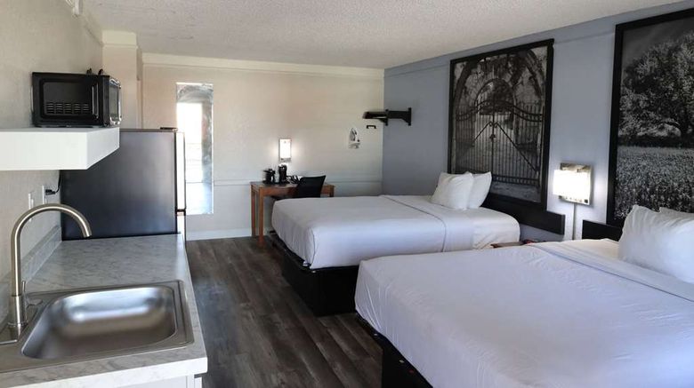 <b>Super 8 by Wyndham Austin South / I-35 Room</b>. Images powered by <a href="https://iceportal.shijigroup.com/" title="IcePortal" target="_blank">IcePortal</a>.