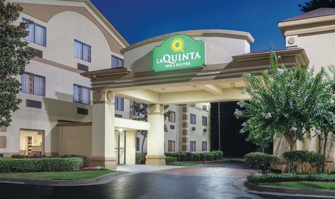 La Quinta Inn & Stes Jackson Airport Exterior