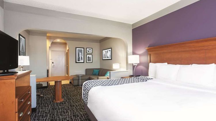La Quinta Inn & Stes Jackson Airport Suite
