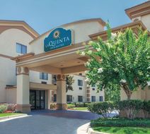 La Quinta Inn & Stes Jackson Airport Exterior