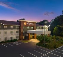 La Quinta Inn & Stes Jackson Airport Exterior