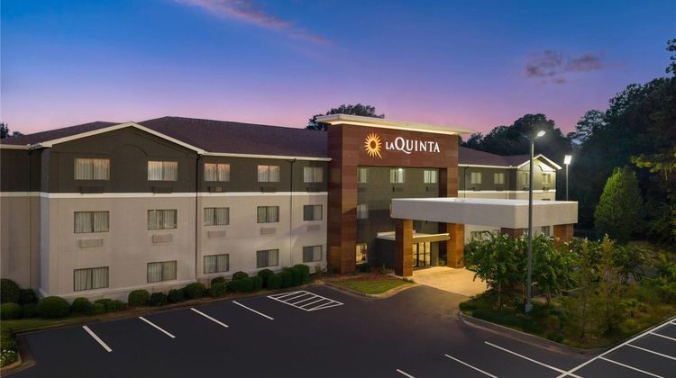 La Quinta Inn & Stes Jackson Airport Exterior