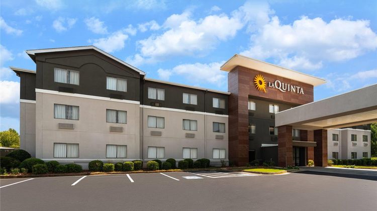 La Quinta Inn & Stes Jackson Airport Exterior