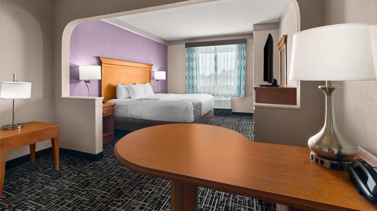 La Quinta Inn & Stes Jackson Airport Suite