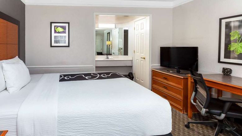 <b>La Quinta Inn Laredo I-35 Room</b>. Images powered by <a href="https://iceportal.shijigroup.com/" title="IcePortal" target="_blank">IcePortal</a>.