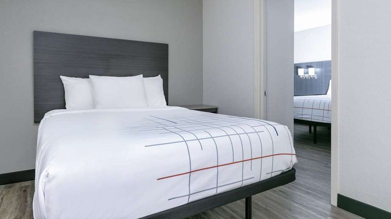 <b>La Quinta Inn Dallas Uptown Suite</b>. Images powered by <a href="https://iceportal.shijigroup.com/" title="IcePortal" target="_blank">IcePortal</a>.