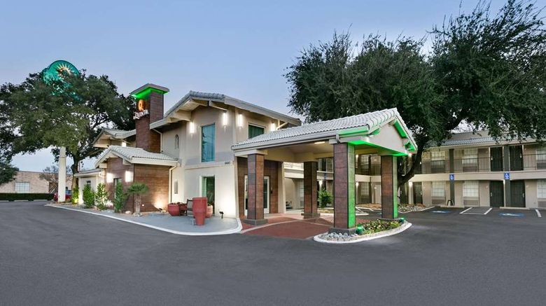 <b>La Quinta Inn Dallas Uptown Exterior</b>. Images powered by <a href="https://iceportal.shijigroup.com/" title="IcePortal" target="_blank">IcePortal</a>.