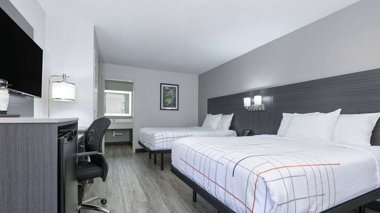 <b>La Quinta Inn Dallas Uptown Room</b>. Images powered by <a href="https://iceportal.shijigroup.com/" title="IcePortal" target="_blank">IcePortal</a>.