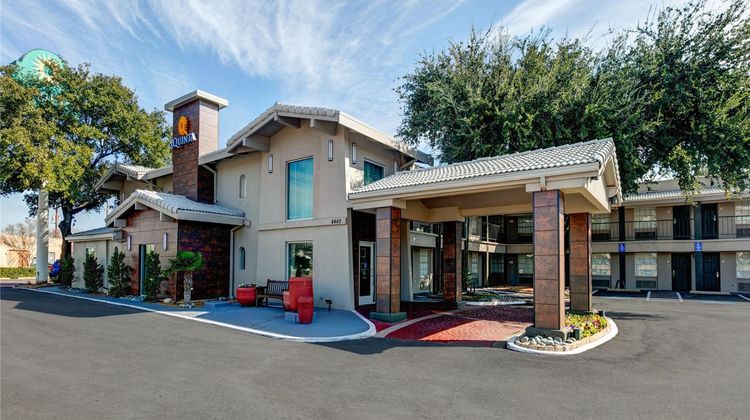 La Quinta Inn Dallas Uptown Exterior