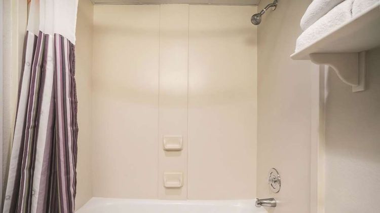 La Quinta Inn-Stes D/FW Airport South Room