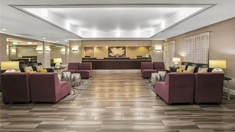La Quinta Inn-Stes D/FW Airport South Lobby