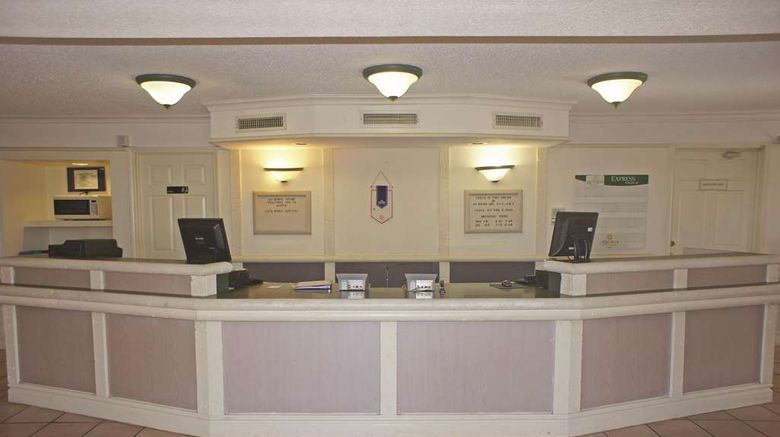 <b>La Quinta Inn Austin Oltorf Lobby</b>. Images powered by <a href="https://iceportal.shijigroup.com/" title="IcePortal" target="_blank">IcePortal</a>.