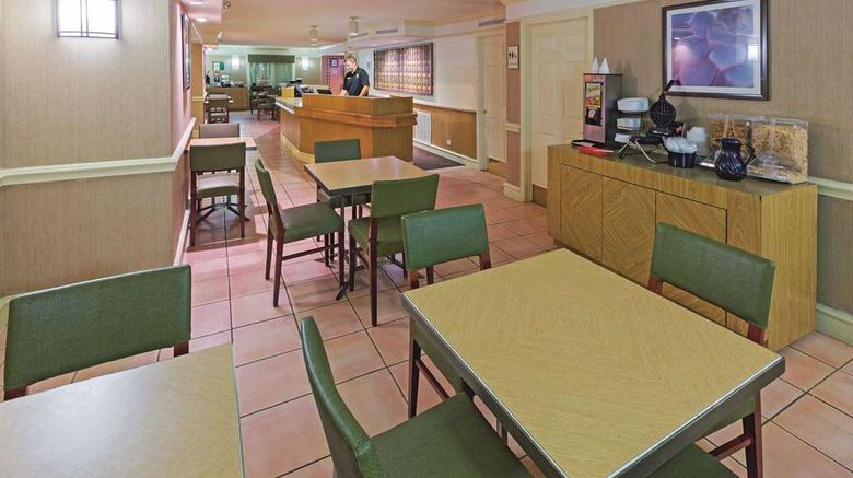 <b>La Quinta Inn San Antonio Lackland Lobby</b>. Images powered by <a href="https://iceportal.shijigroup.com/" title="IcePortal" target="_blank">IcePortal</a>.