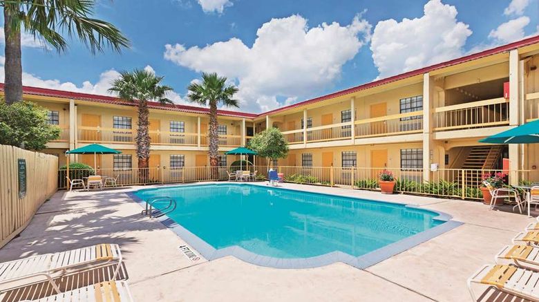 <b>La Quinta Inn San Antonio Lackland Pool</b>. Images powered by <a href="https://iceportal.shijigroup.com/" title="IcePortal" target="_blank">IcePortal</a>.