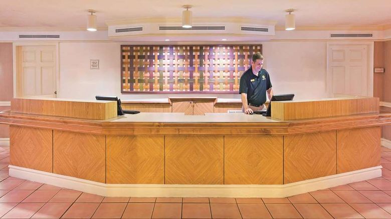 <b>La Quinta Inn San Antonio Lackland Lobby</b>. Images powered by <a href="https://iceportal.shijigroup.com/" title="IcePortal" target="_blank">IcePortal</a>.