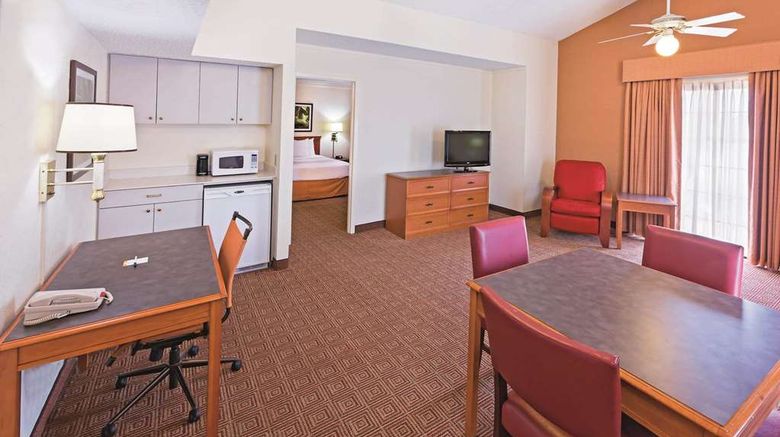 <b>La Quinta Inn San Antonio Lackland Suite</b>. Images powered by <a href="https://iceportal.shijigroup.com/" title="IcePortal" target="_blank">IcePortal</a>.