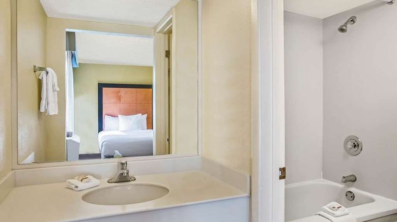 <b>La Quinta Inn Killeen Room</b>. Images powered by <a href="https://iceportal.shijigroup.com/" title="IcePortal" target="_blank">IcePortal</a>.