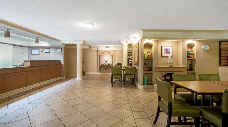<b>La Quinta Inn Killeen Lobby</b>. Images powered by <a href="https://iceportal.shijigroup.com/" title="IcePortal" target="_blank">IcePortal</a>.