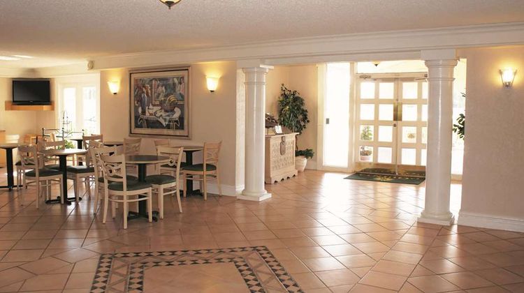La Quinta Inn Clute Lake Jackson Lobby