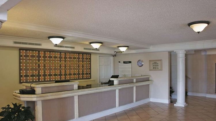 La Quinta Inn Clute Lake Jackson Lobby