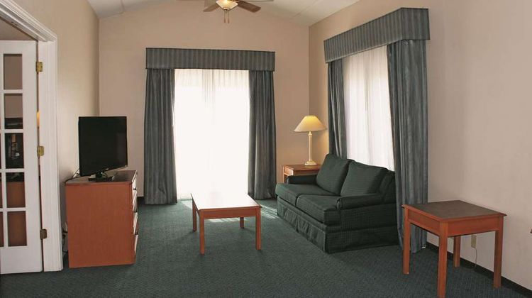 La Quinta Inn Clute Lake Jackson Suite