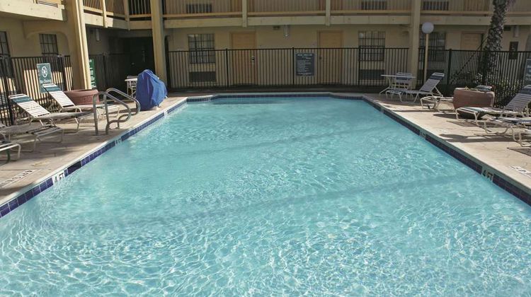 La Quinta Inn Clute Lake Jackson Pool