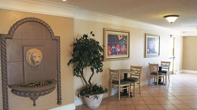 La Quinta Inn Clute Lake Jackson Lobby